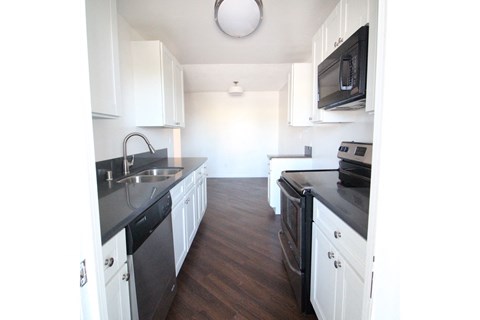 Floor plan for 1 bed, 1 bath, 650 sqft